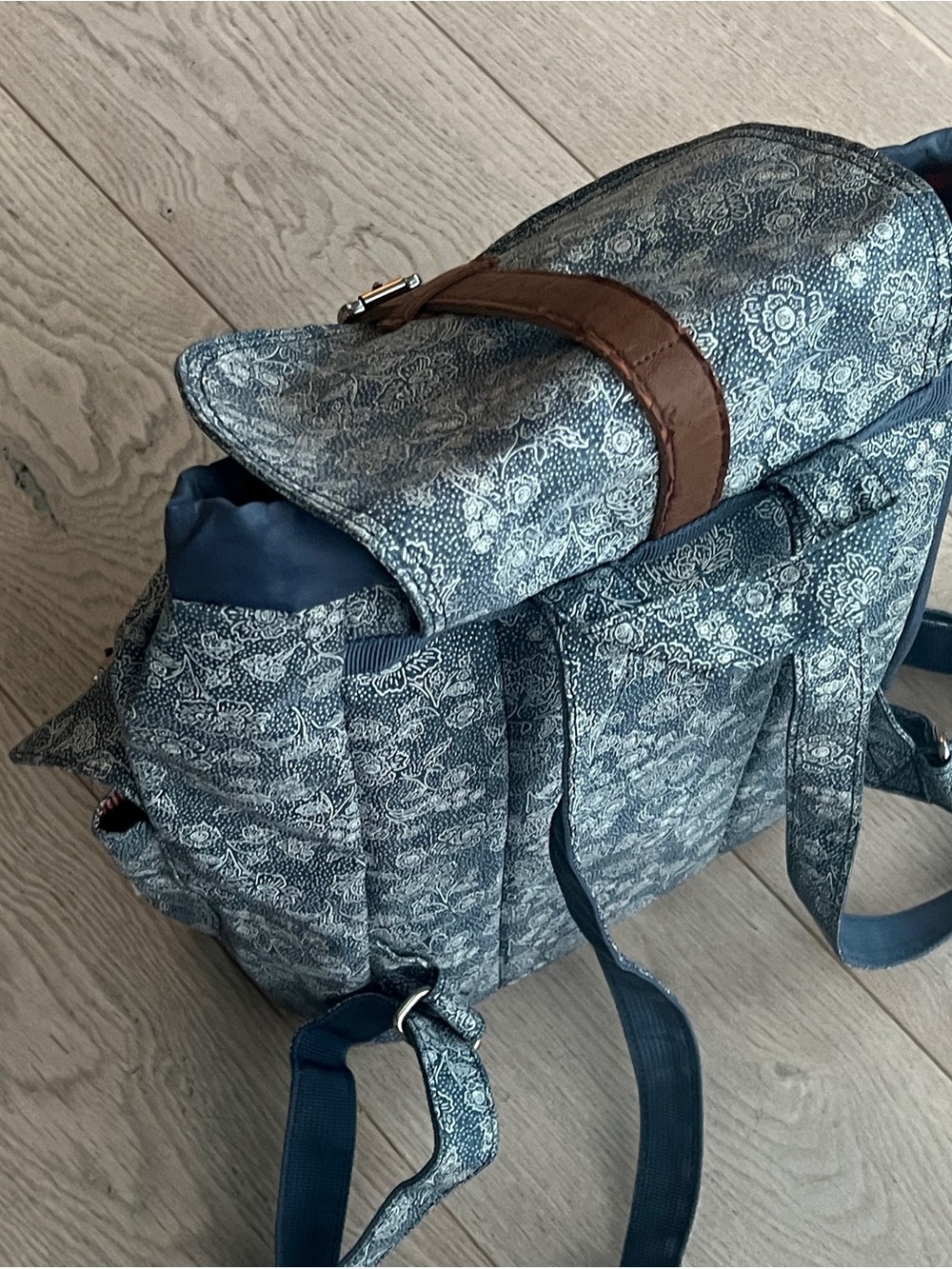 Herschel Supply Small Blue Floral Backpack Leather Straps - Picture 13 of 14